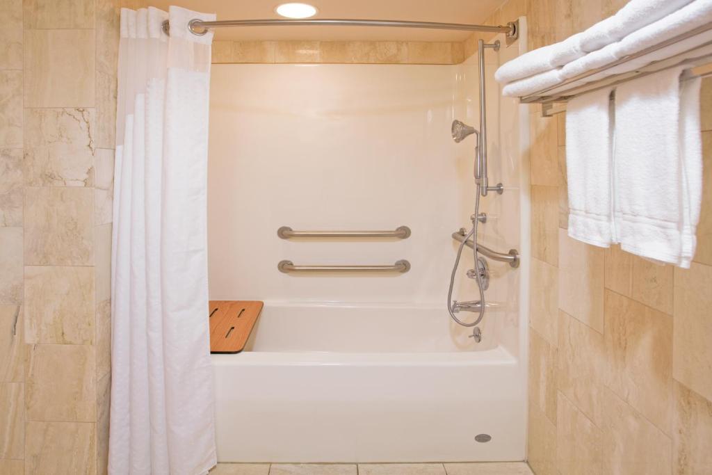Holiday Inn Express Pensacola Beach an IHG Hotel image 13